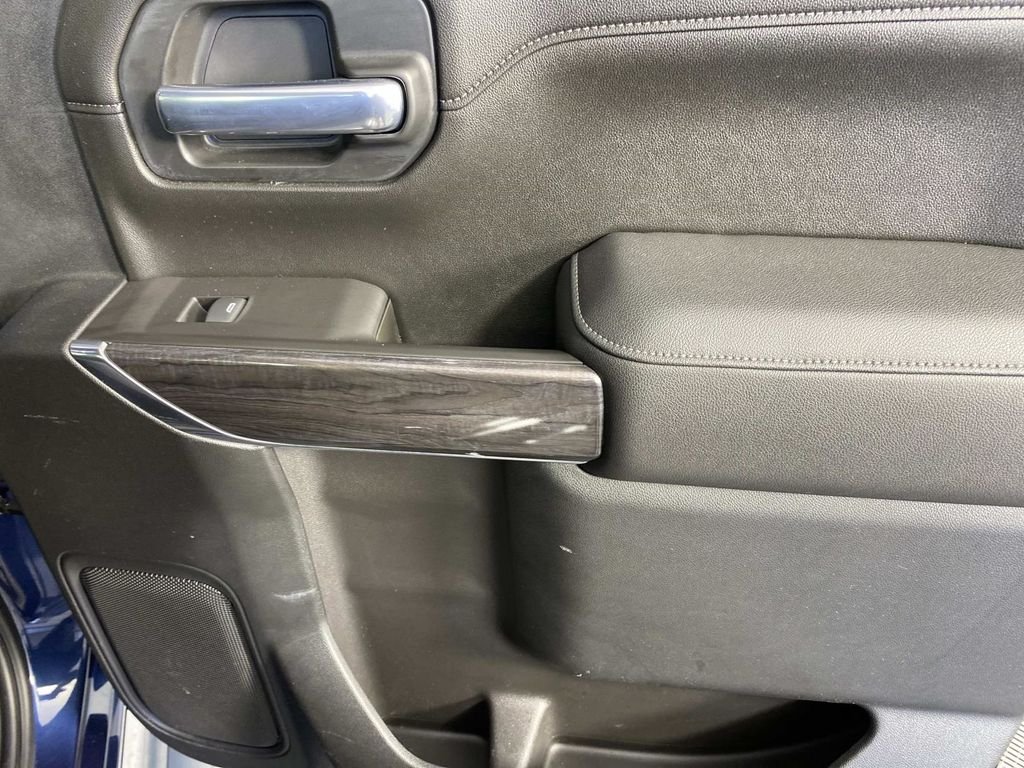 Used 2021 Blue Chevrolet LTZ image 27