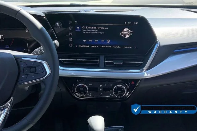 2025 Chevrolet Trax LT - Photo 8