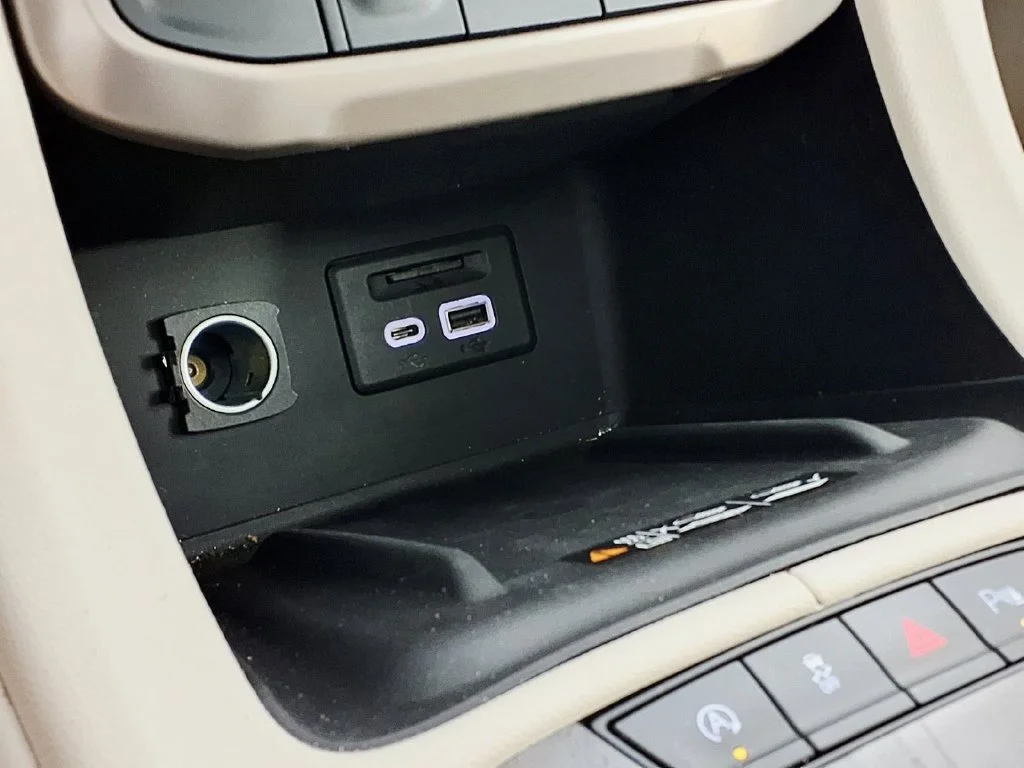 Used 2020 White GMC Denali image 24