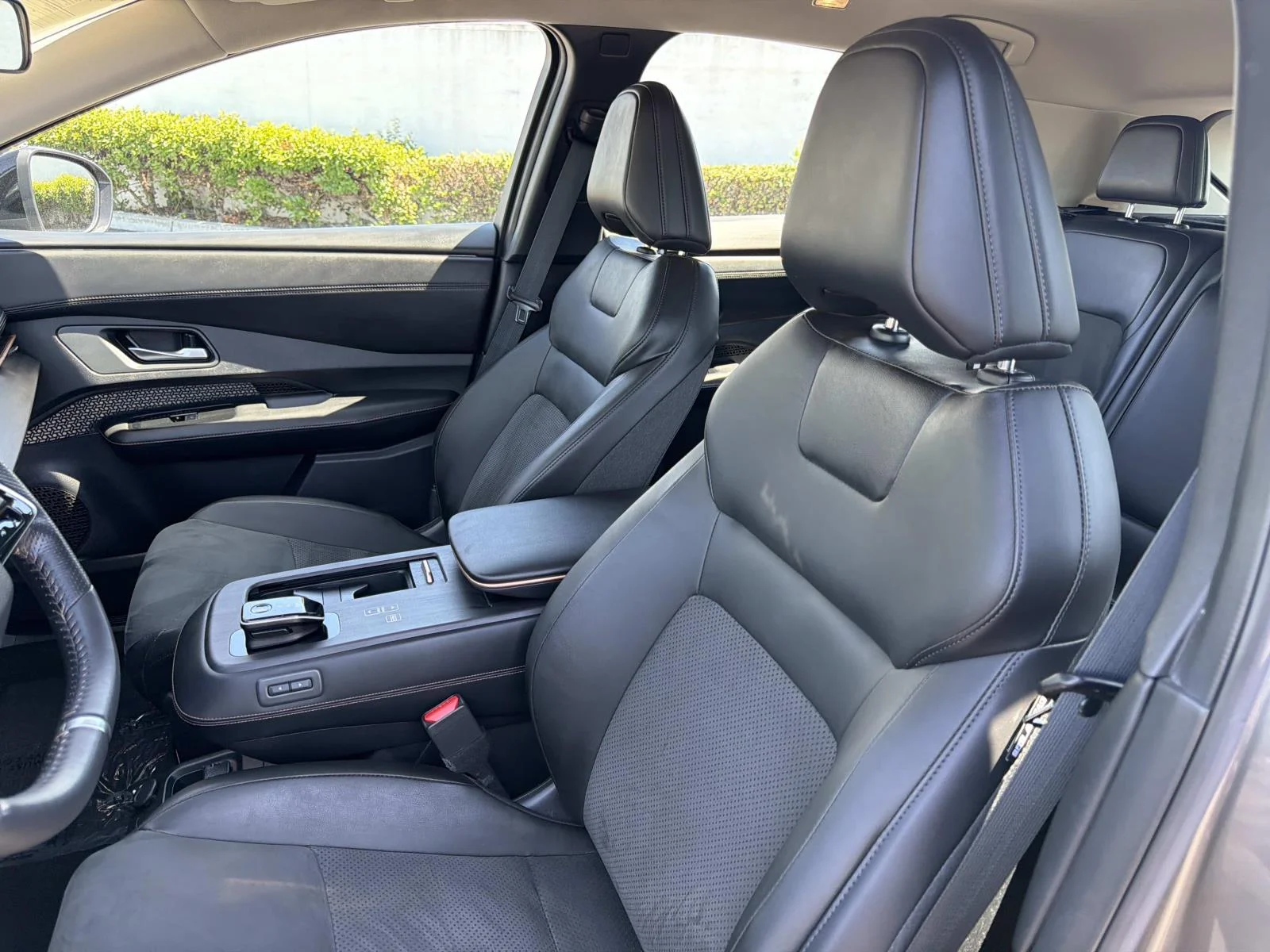 Used 2023 GUN METALLIC Nissan ENGAGE image 24