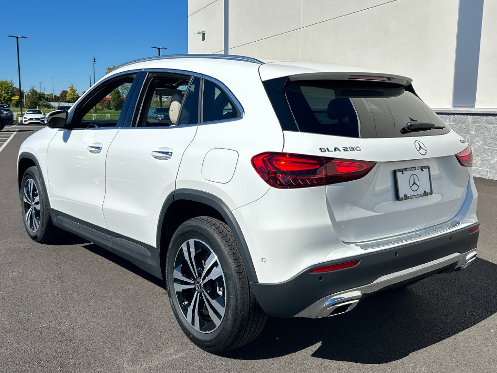 New 2026 Polar White Mercedes-Benz GLA 250 image 5