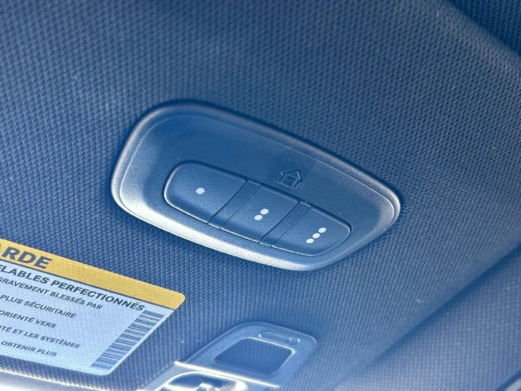 Used 2022 White Jeep Overland image 37