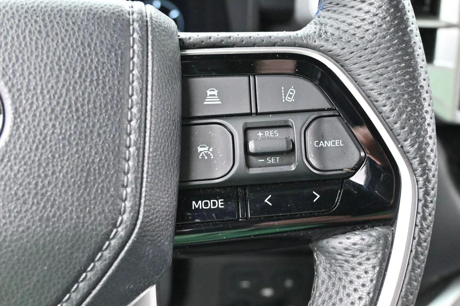Used 2023 Magnetic Gray Metallic Toyota Platinum image 23