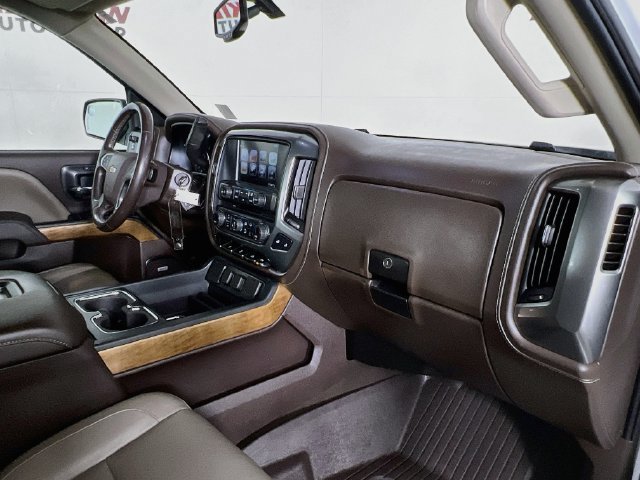 Used 2018 SUMMIT WHITE Chevrolet LTZ image 38
