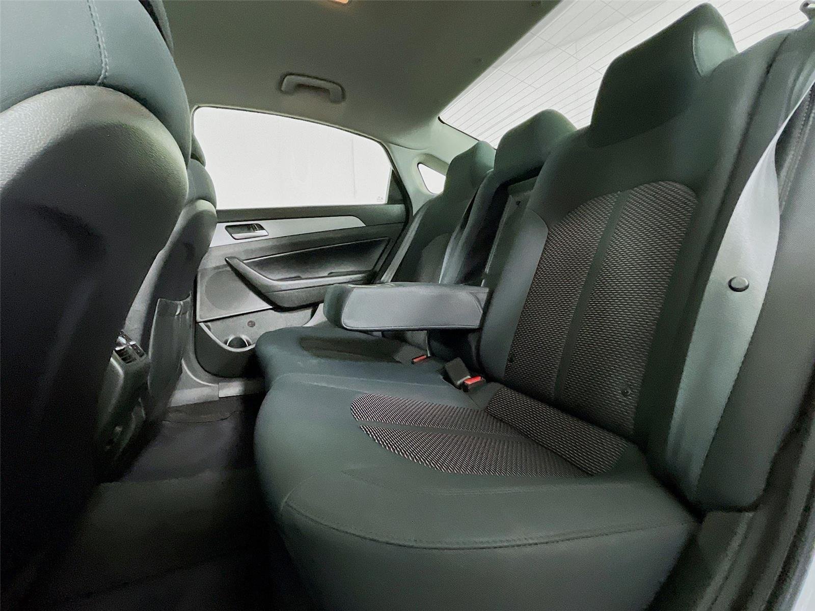 Used 2019 Quartz White Pearl Hyundai SEL image 28