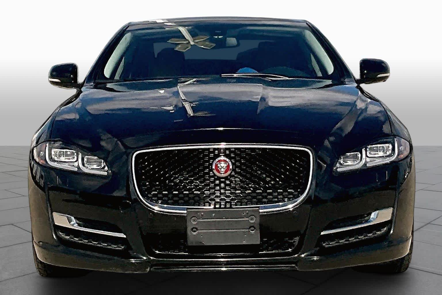 Used 2017 Ultimate Black Metallic Jaguar XJ R-Sport image 3