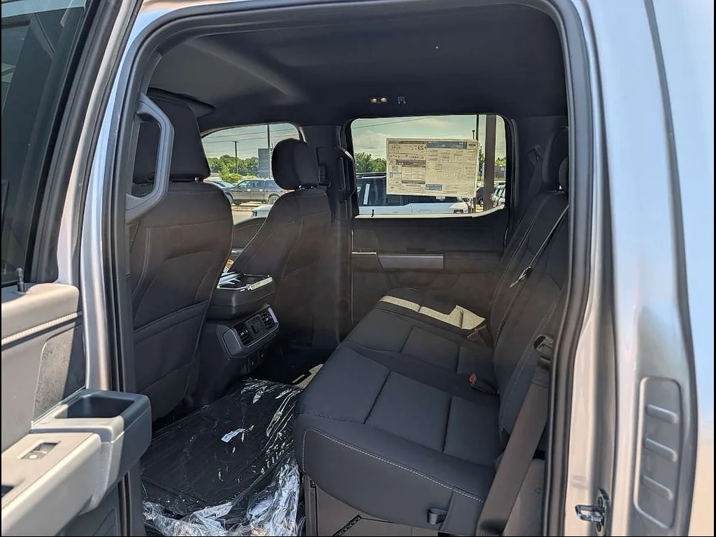 New 2026 Iconic Silver Metallic Ford XLT image 6