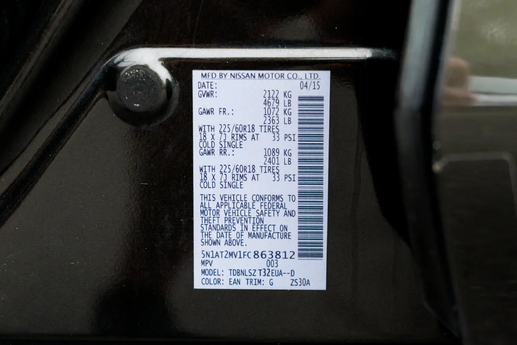 Used 2015 Midnight Jade Nissan SL image 58