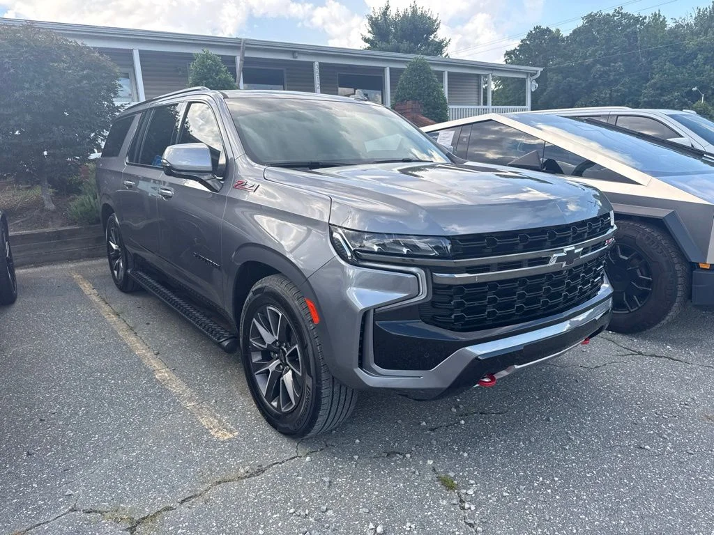 Used 2021 Gray Chevrolet Z71 image 2