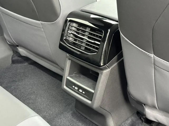New 2026 Opal White Pearl Volkswagen Pro image 24