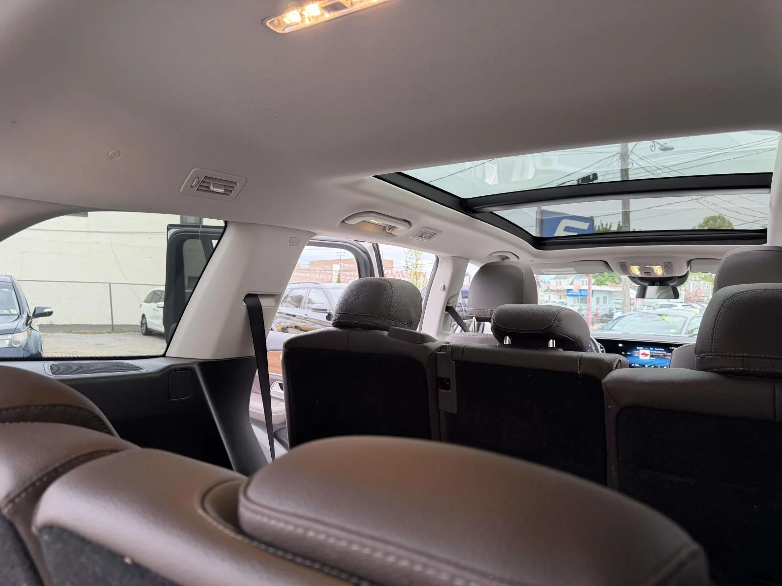 Used 2023  Mercedes-Benz GLS 450 image 20