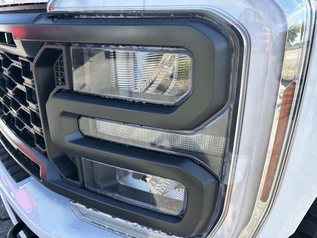 New 2027 Oxford White Ford F-250® XL image 9
