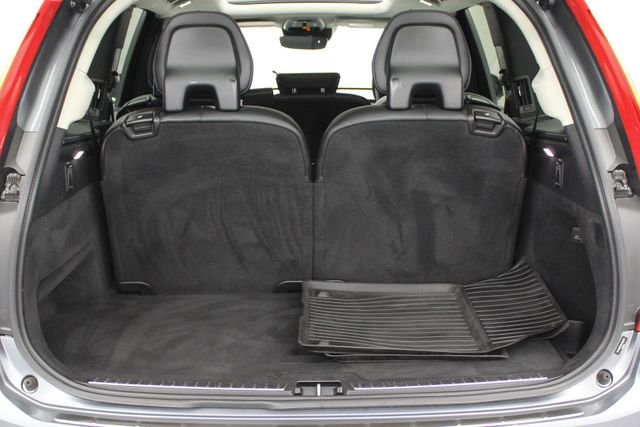 Used 2019 Osmium Gray Metallic Volvo T6 Momentum image 9
