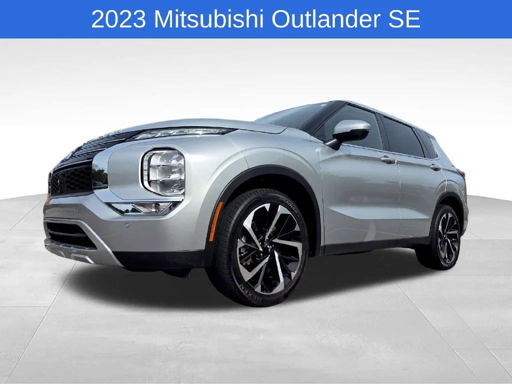 Used 2023 Silver Mitsubishi SE 2.5 2WD image 10