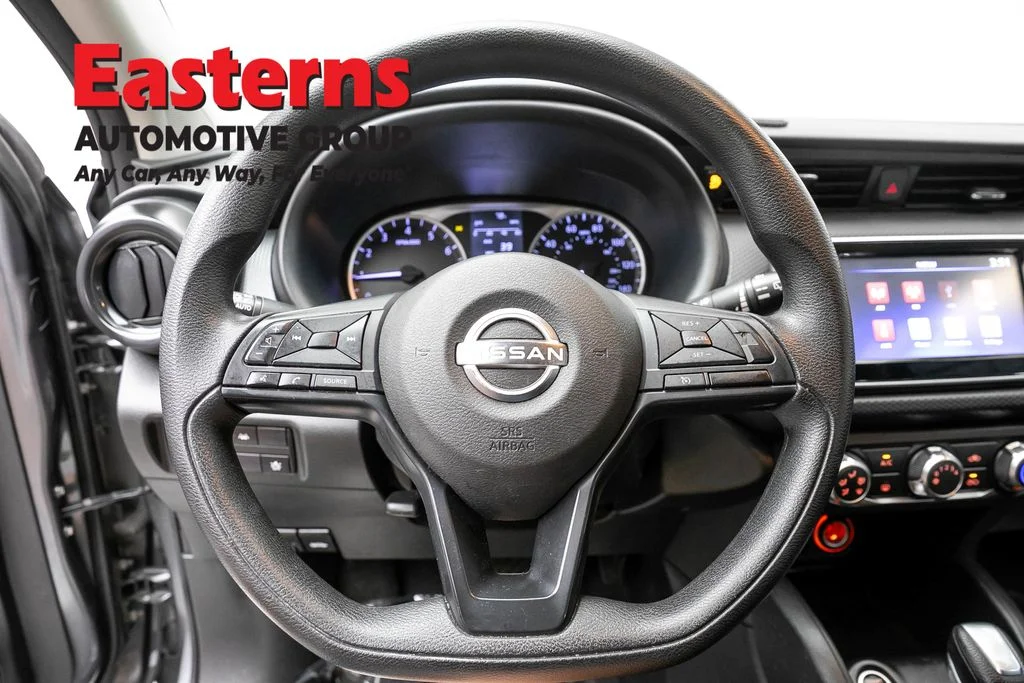 Used 2023 Gray Nissan S image 10