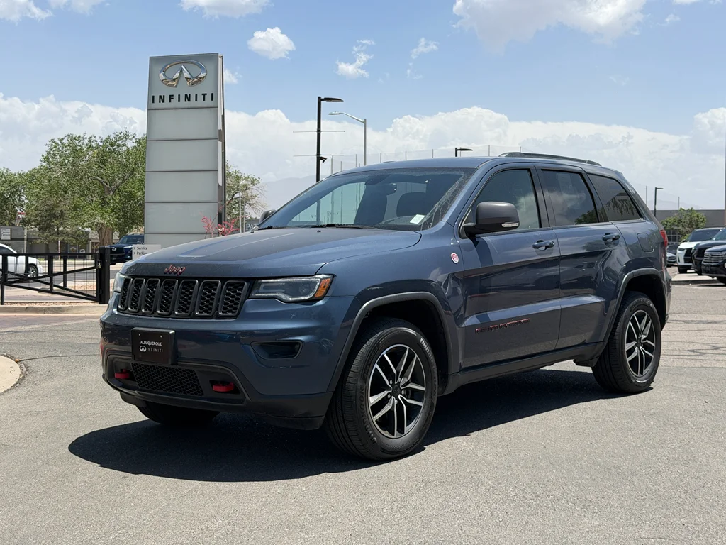 Used 2019 Slate Blue Pearlcoat Jeep Trailhawk image 1