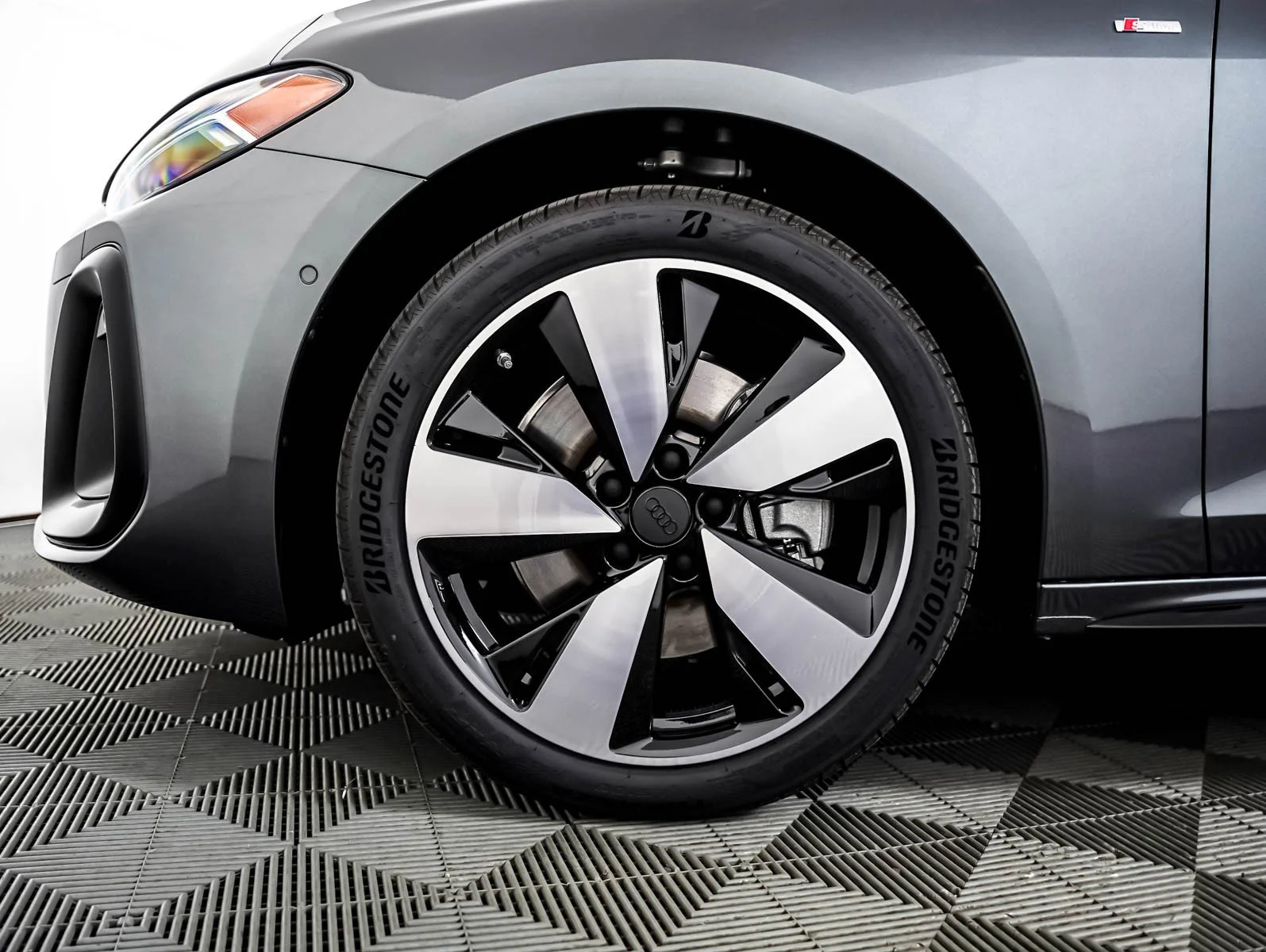 New 2026 Daytona Gray Metallic Audi Premium Plus image 4