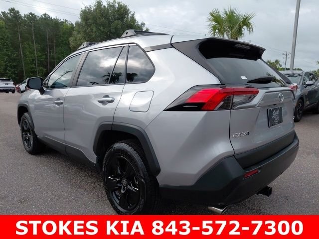 Used 2021 Silver Toyota XLE image 7