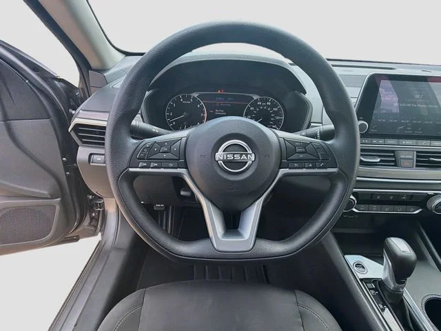 Used 2025 Gray Nissan 2.5 SV image 11