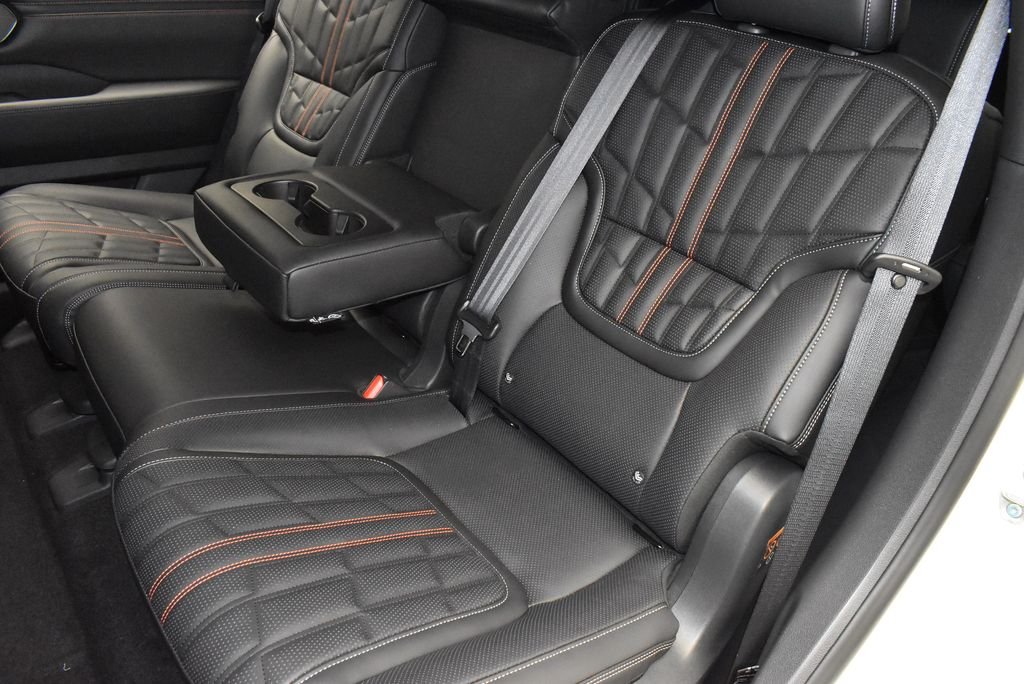 New 2026 Aspen White TriCoat / Super Black Two-tone Nissan PRO-4X® image 40