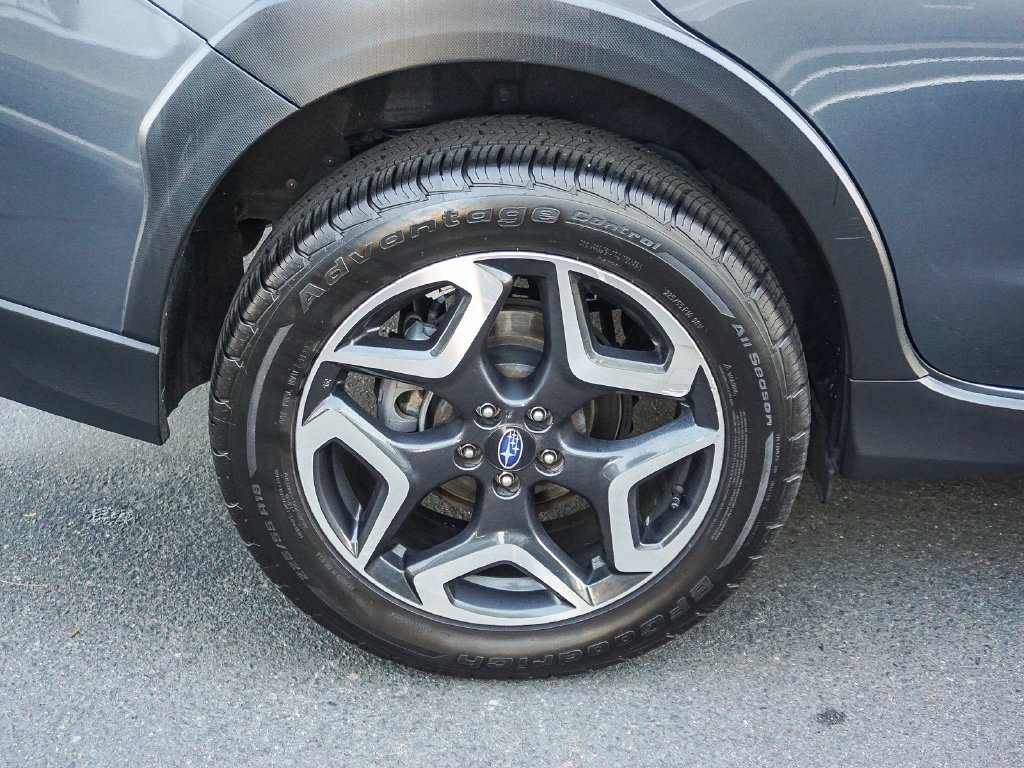 Used 2020 Gray Metallic Subaru Limited image 8