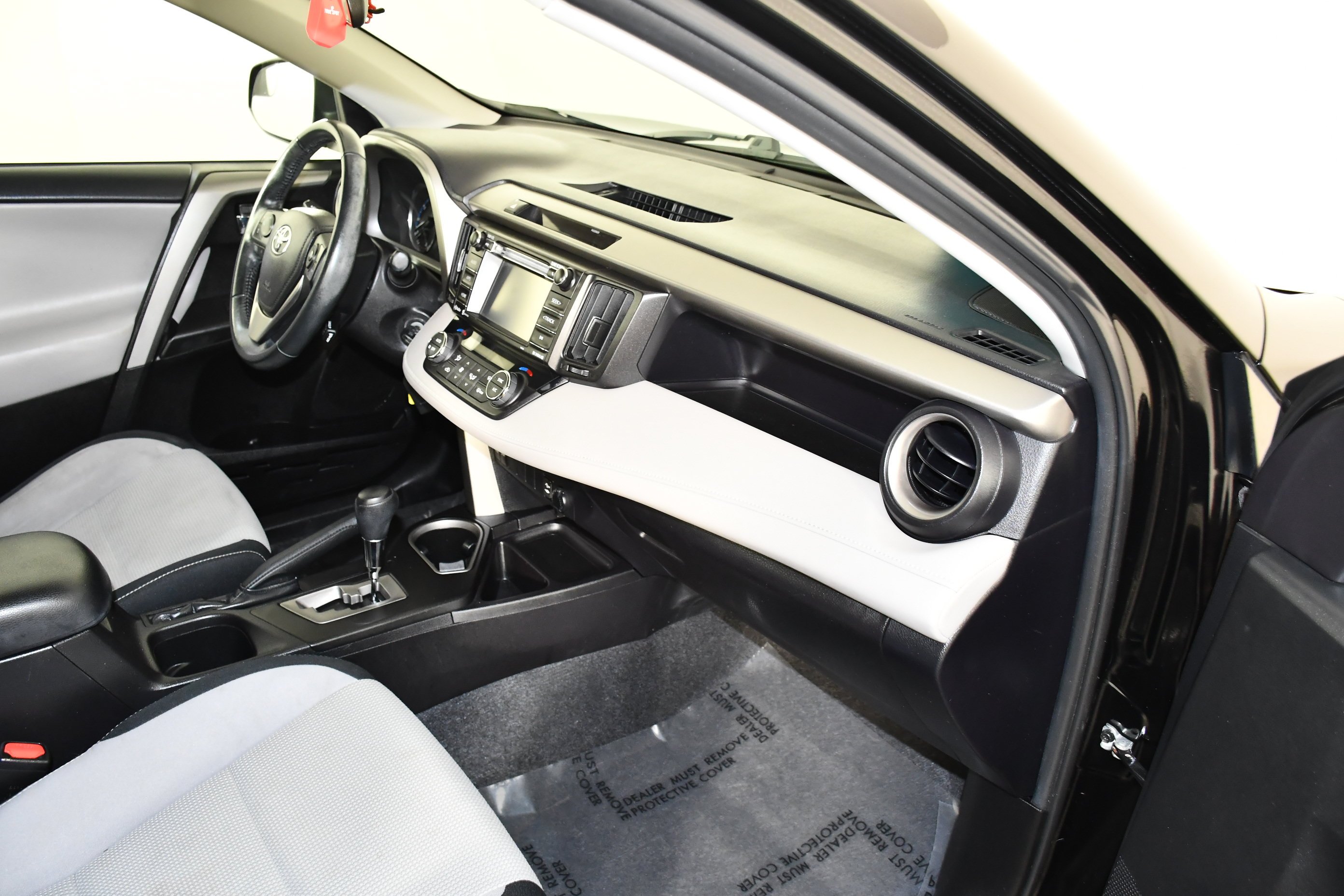 Used 2016 Black Toyota XLE image 40