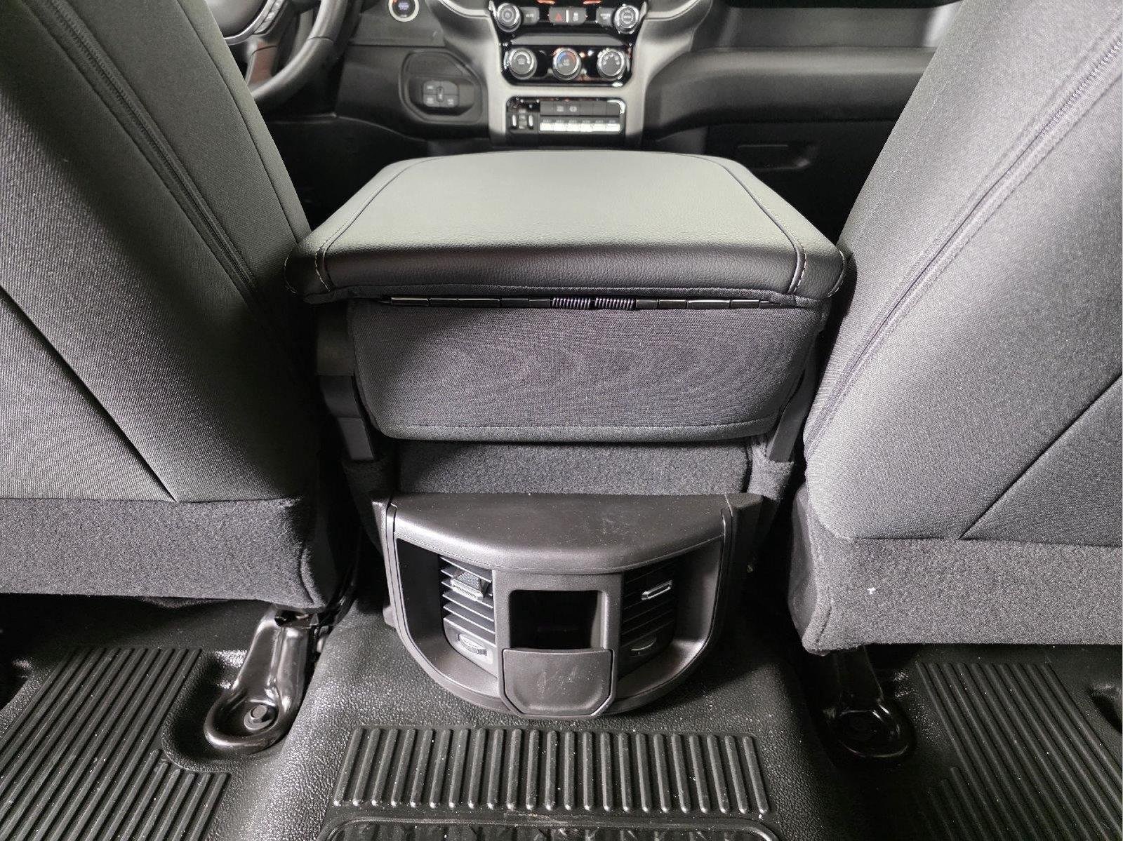 2026 RAM 3500 Chassis Tradesman - Photo 16