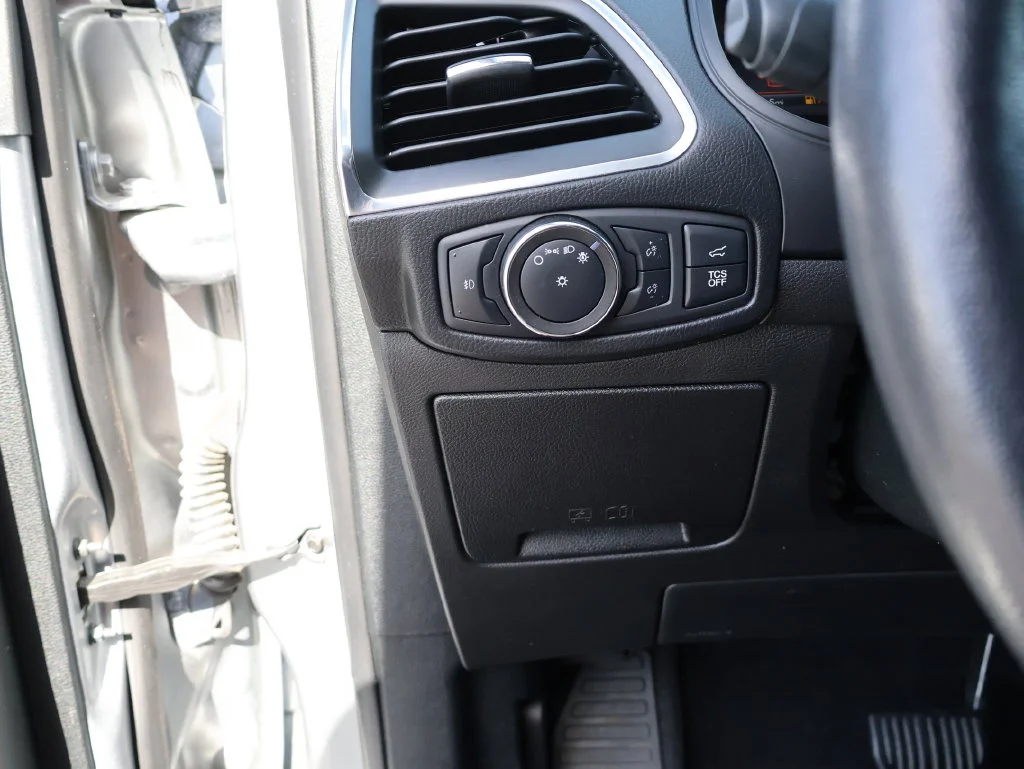Used 2022 Silver Ford Titanium image 28