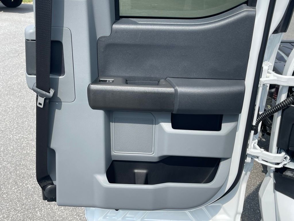 New 2026 Oxford White Ford F-450® XL image 20
