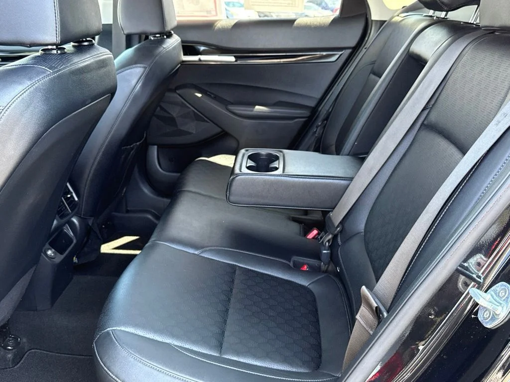 Used 2021 Black Kia EX image 30