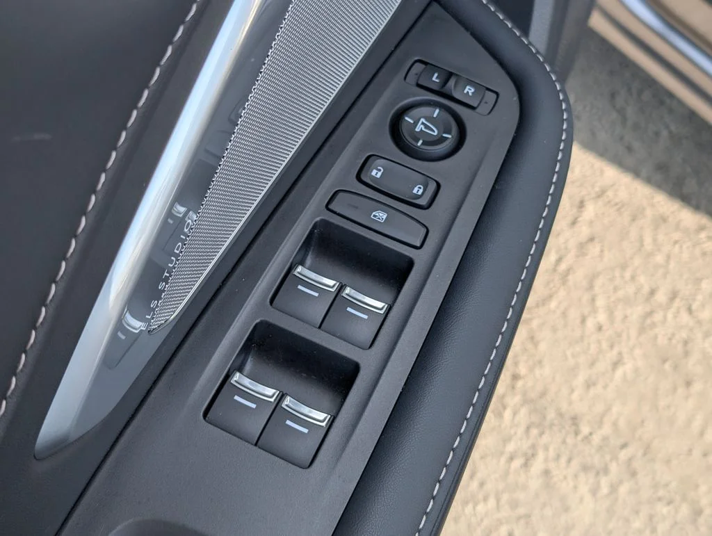 Used 2025  Acura Technology Package image 20