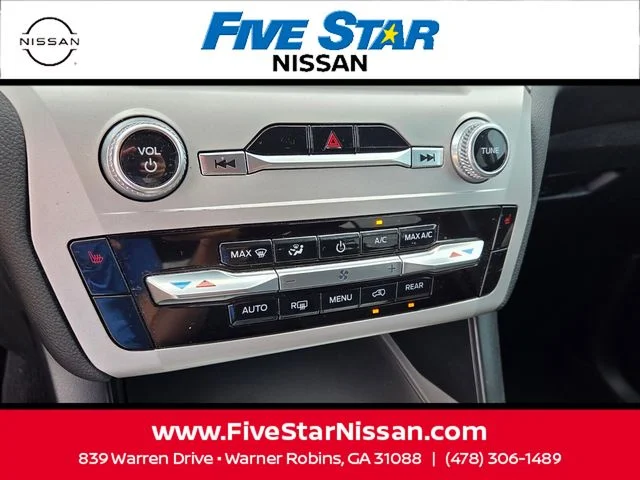 Used 2023 Silver Ford XLT image 22