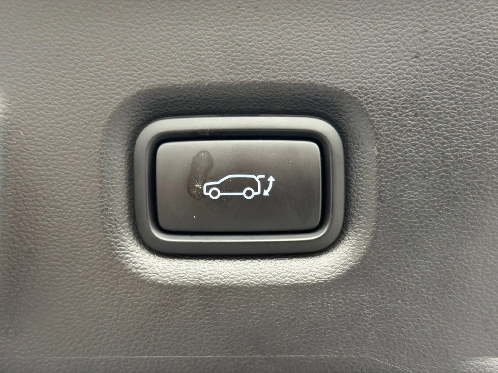 Used 2024 Black Hyundai SEL image 19