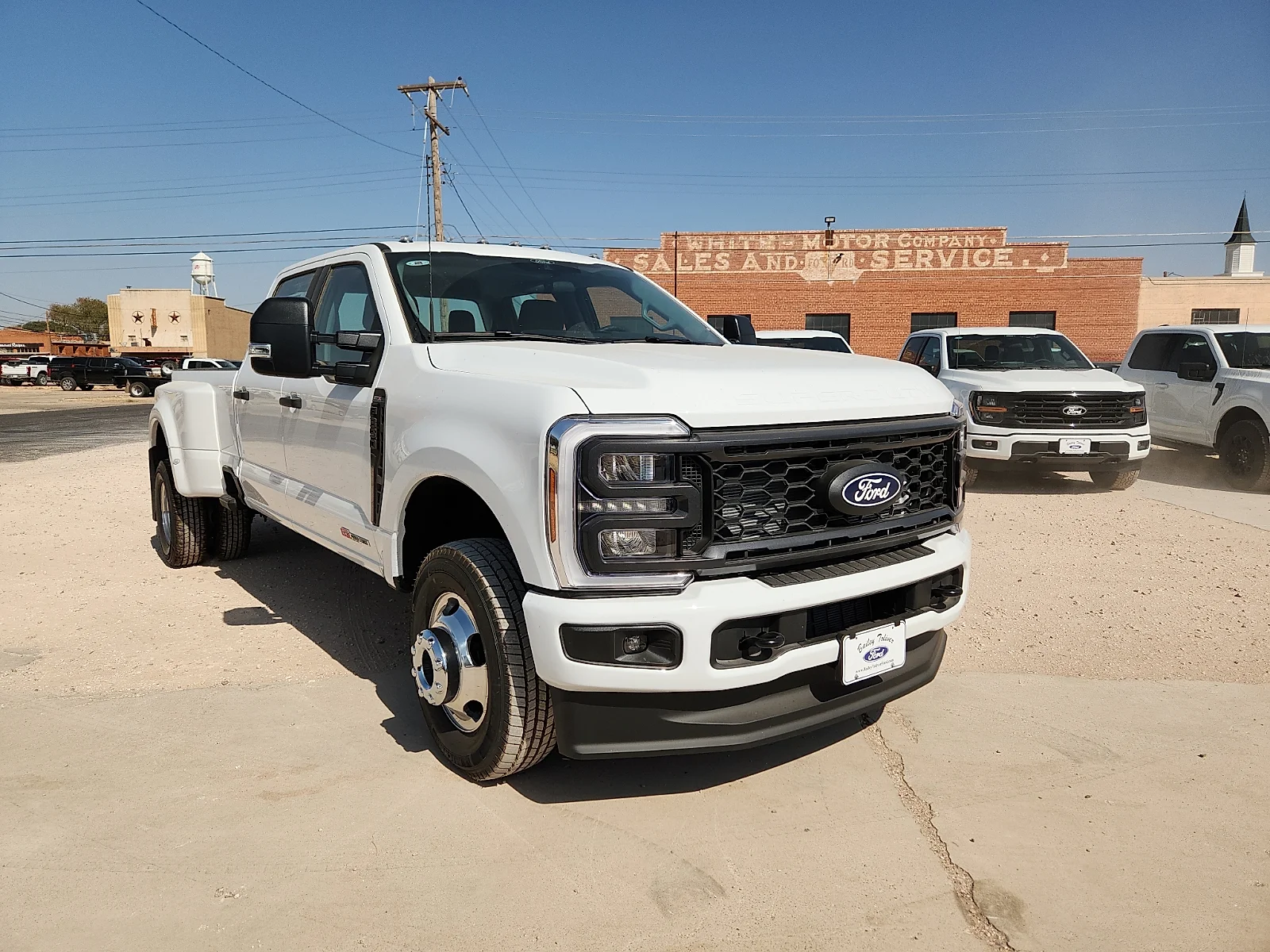 New 2027 Oxford White Ford XL image 1
