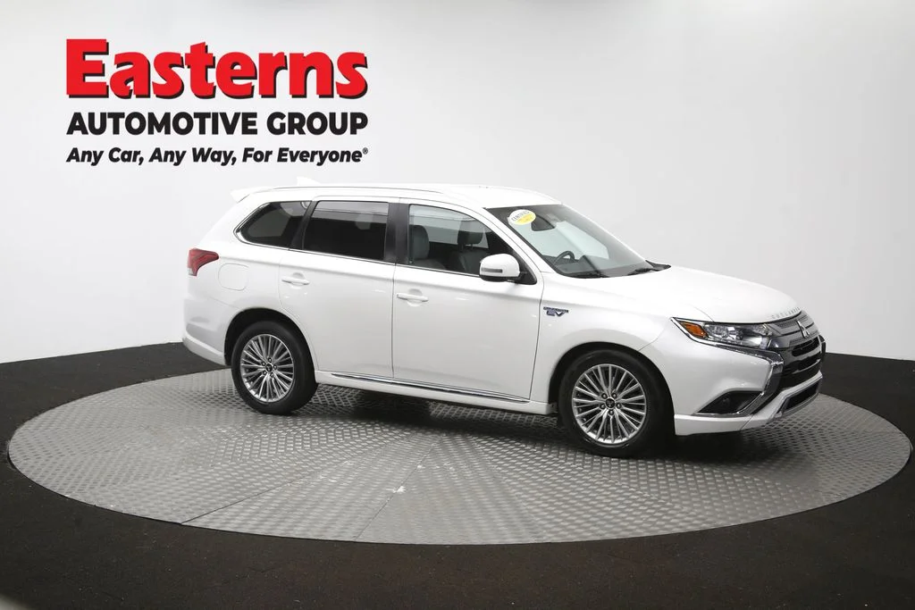 Used 2020 White Mitsubishi SEL image 47