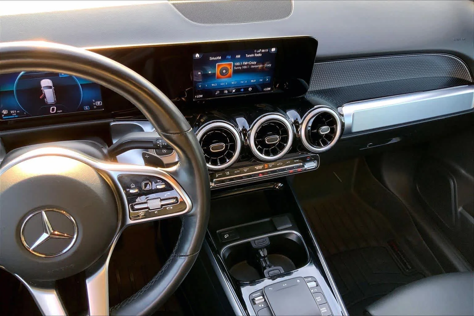 Used 2023 Polar White Mercedes-Benz GLB 250 image 7