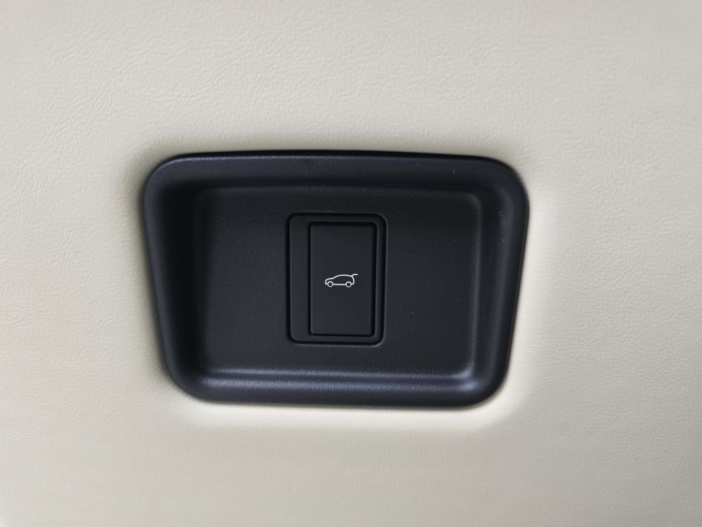New 2026 Santorini Black Land Rover SE LWB image 28