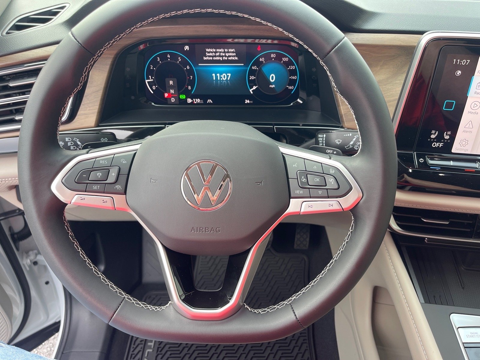 2026 Volkswagen Atlas SE - Photo 7