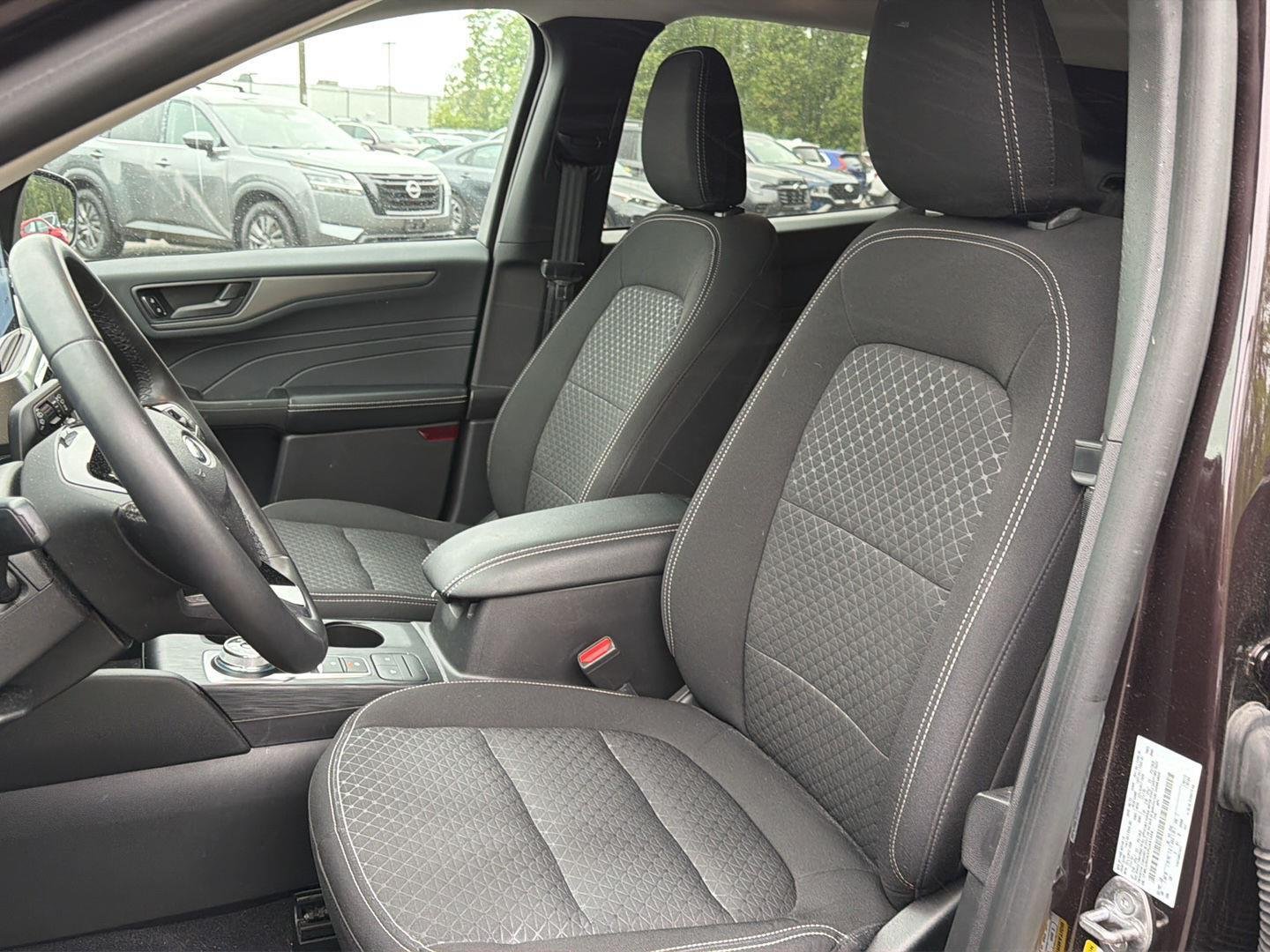 Used 2023 Cinnabar Red Ford Active image 9