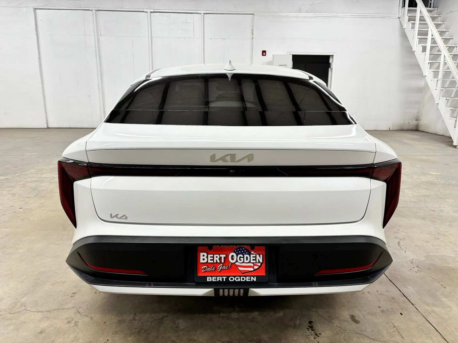 Used 2025 White Kia LXS image 6