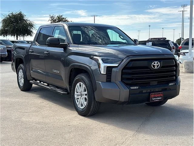 Used 2022 Magnetic Gray Metallic Toyota SR5 (A10) 4x2 CrewMax 5.5 ft. box 145.7 in. WB image 5