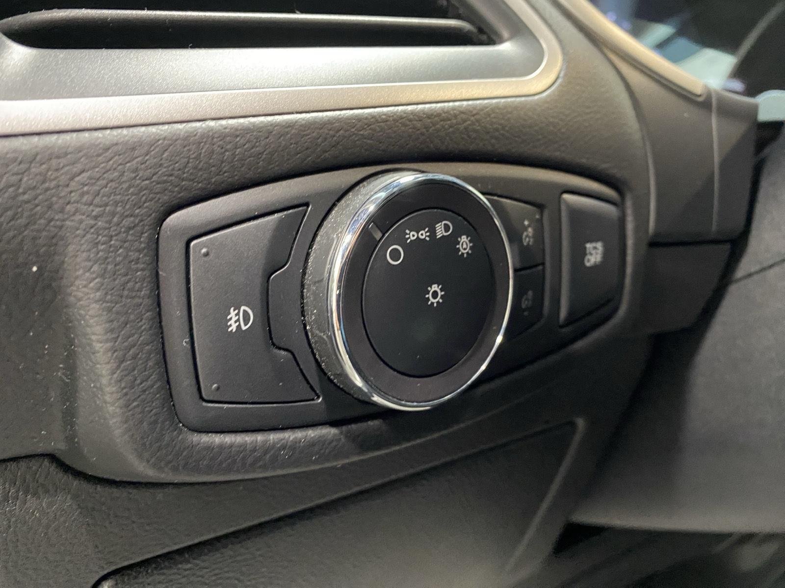 Used 2019 White Platinum Metallic Tri-Coat Ford SEL image 19