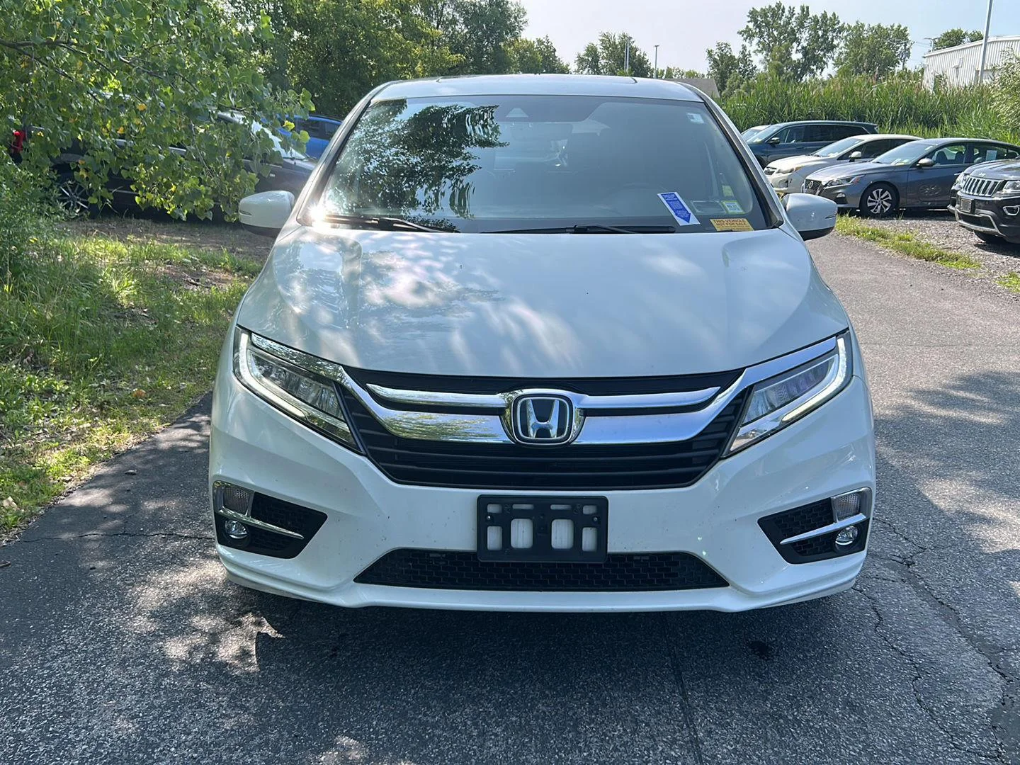 Used 2019 White Diamond Pearl Honda Touring image 2