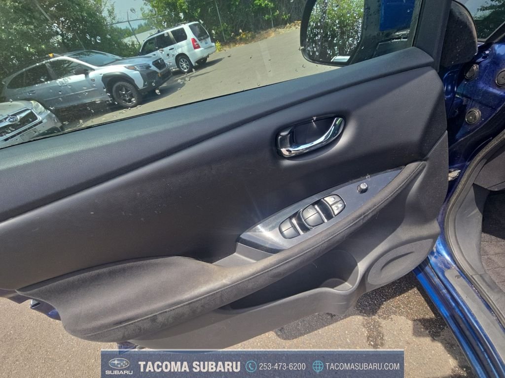 Used 2016 Blue Nissan SV image 11