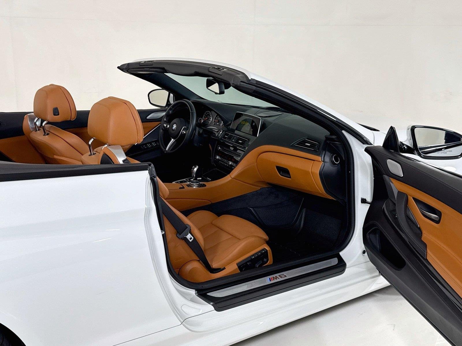 Used 2016 Alpine White BMW M6 Conv Competition Pkg | Executive Pkg | Night Vision image 28