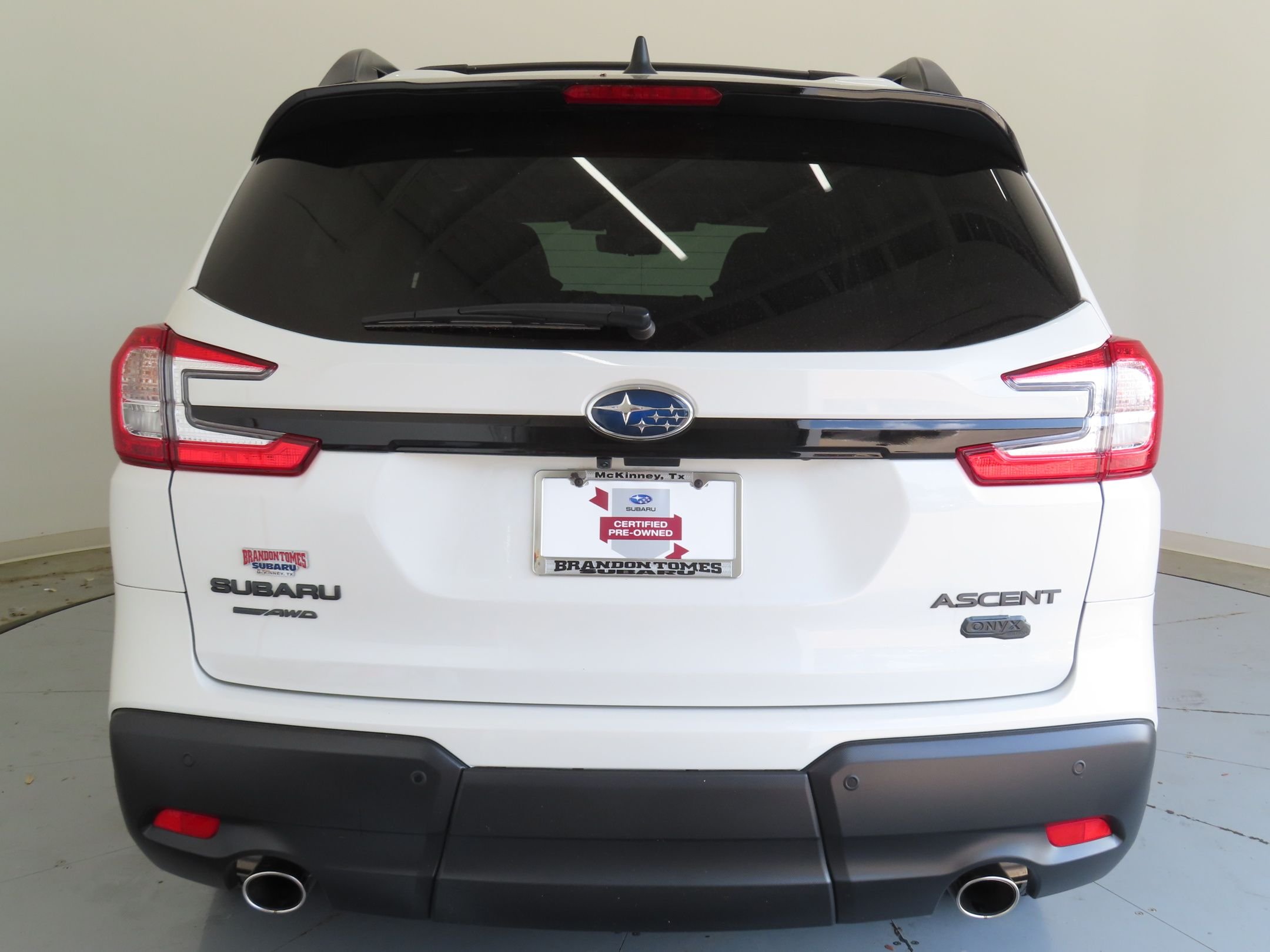 Used 2025 White Subaru Onyx Edition Touring image 4