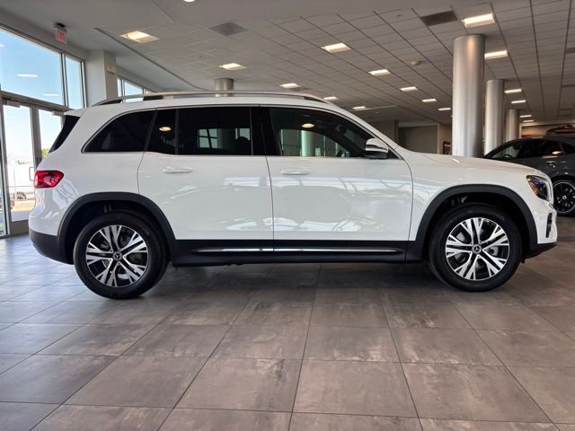 New 2026 Polar White Mercedes-Benz GLB 250 image 2
