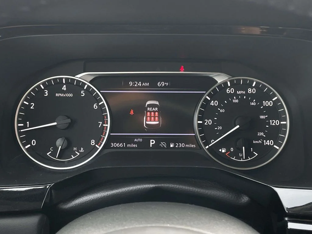 2025 Nissan Pathfinder SV - Photo 14