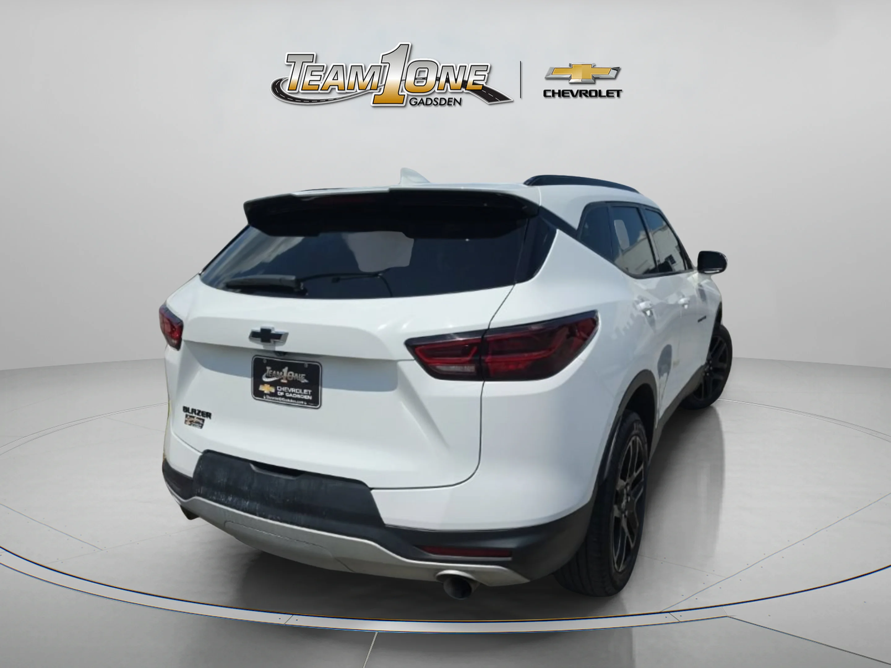Used 2024 Summit White Chevrolet 2LT image 7