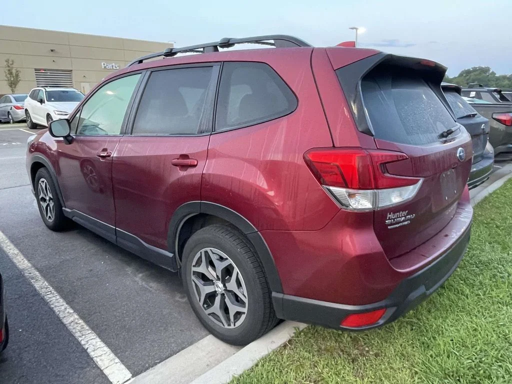 Used 2021 Crimson Red Pearl Subaru Premium image 3